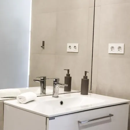 Apartament Aljube Residences Iii - Novo No Centro De Pdl *