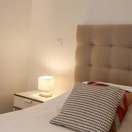 Апартаменты Aljube Residences Iii - Novo No Centro De Pdl Понта-Делгада